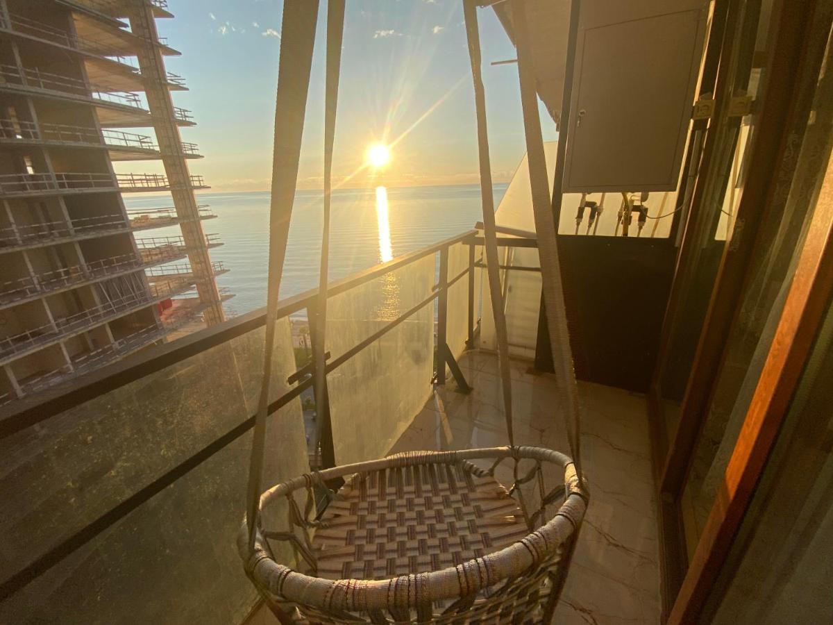 Your Studio On The Beach! باتومي المظهر الخارجي الصورة